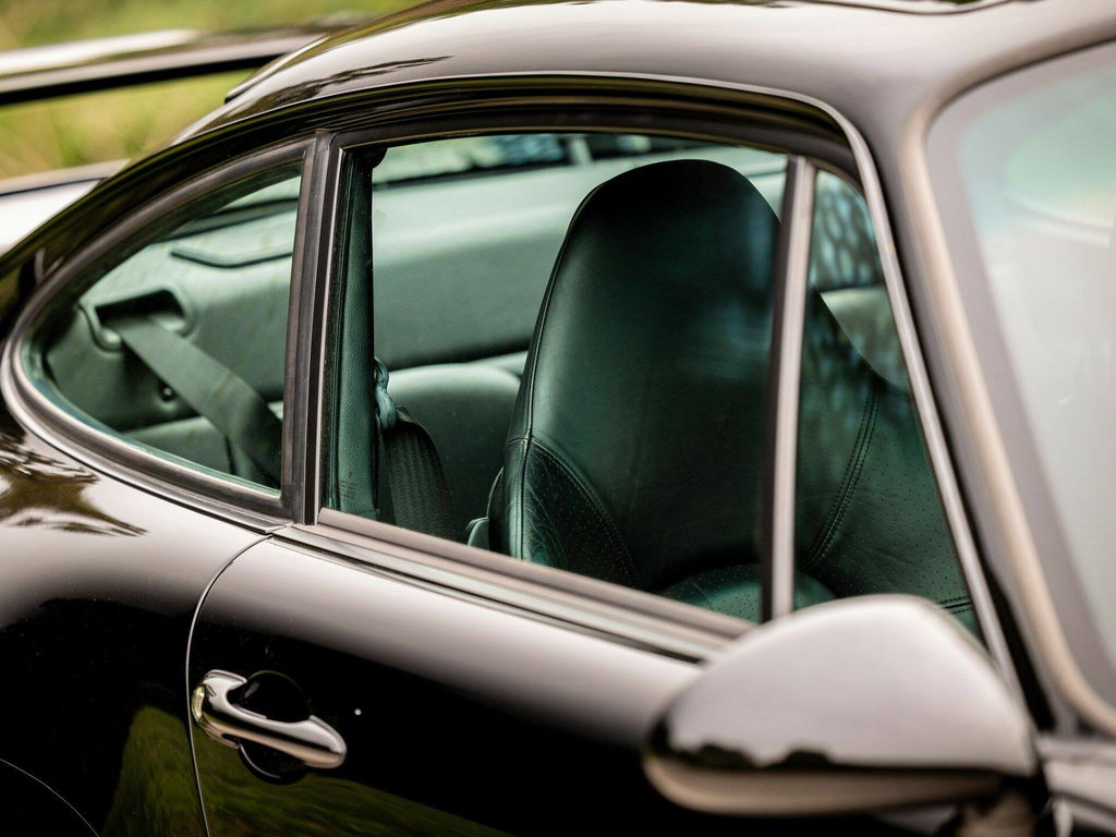 Porsche 993 Carrera 3.8
