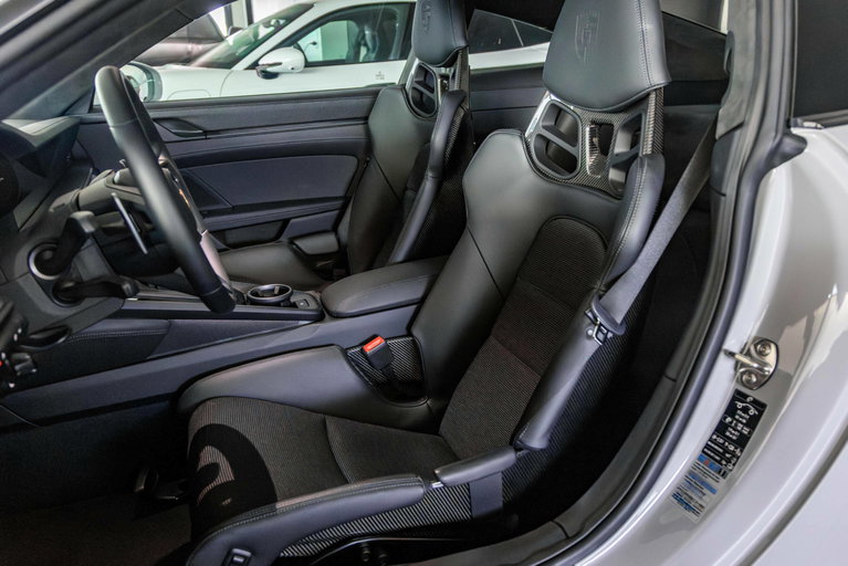 Porsche 992 GT3 Touring