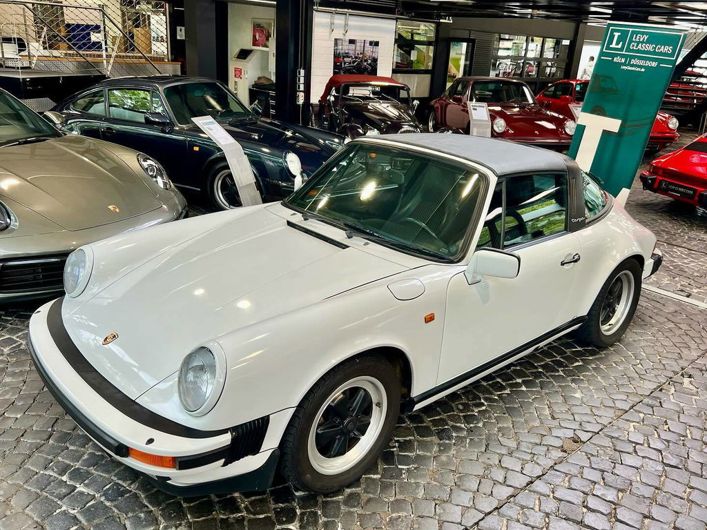 Porsche 911 Carrera 3.2