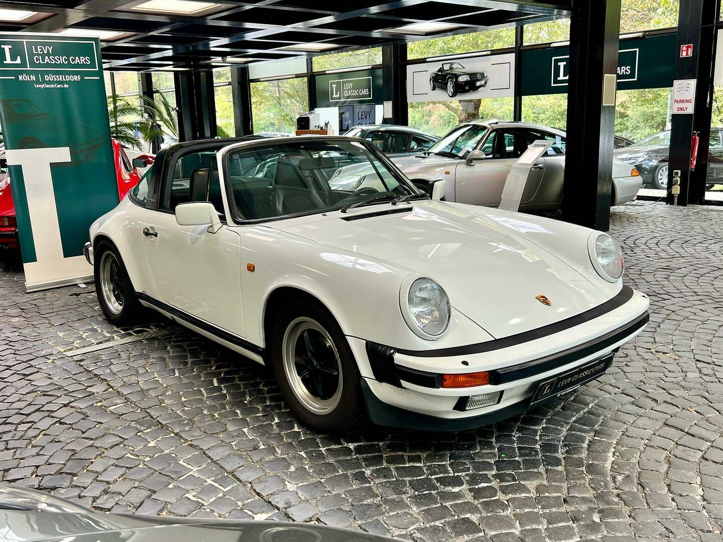 Porsche 911 Carrera 3.2