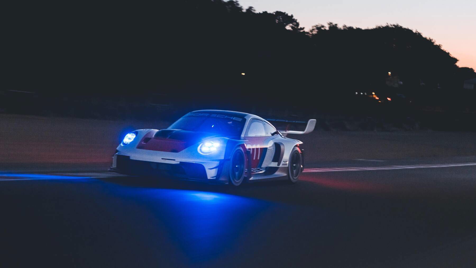 Porsche 911 GT3 R rennsport auf dem Laguna Seca Weather Tech Raceway