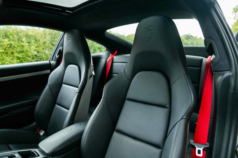 Porsche 991.2 Carrera GTS