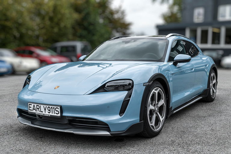 Porsche Taycan 4 Cross Turismo