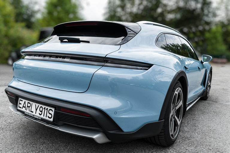 Porsche Taycan 4 Cross Turismo