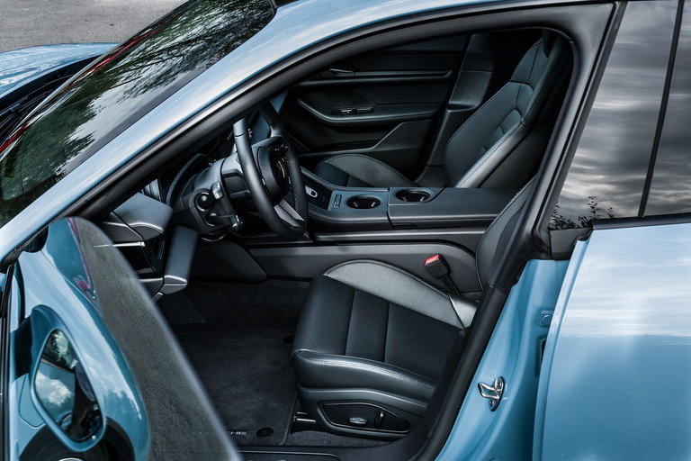 Porsche Taycan 4 Cross Turismo