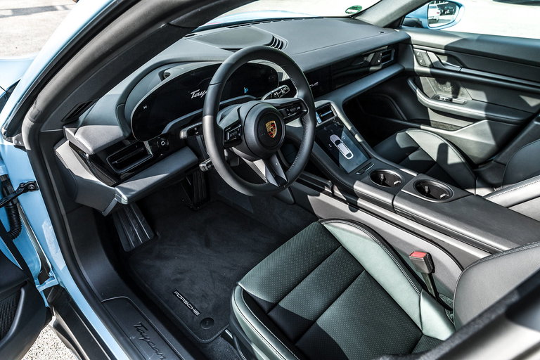 Porsche Taycan 4 Cross Turismo