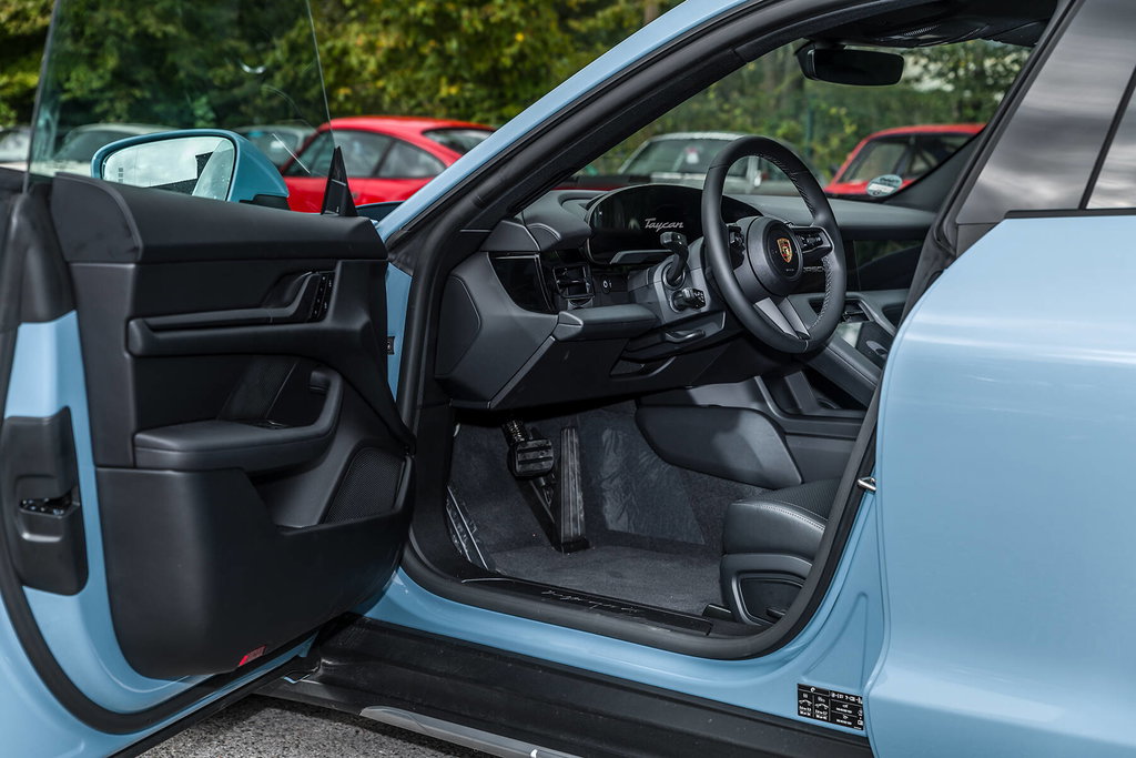 Porsche Taycan 4 Cross Turismo