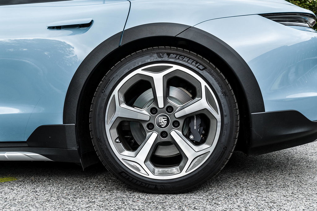 Porsche Taycan 4 Cross Turismo