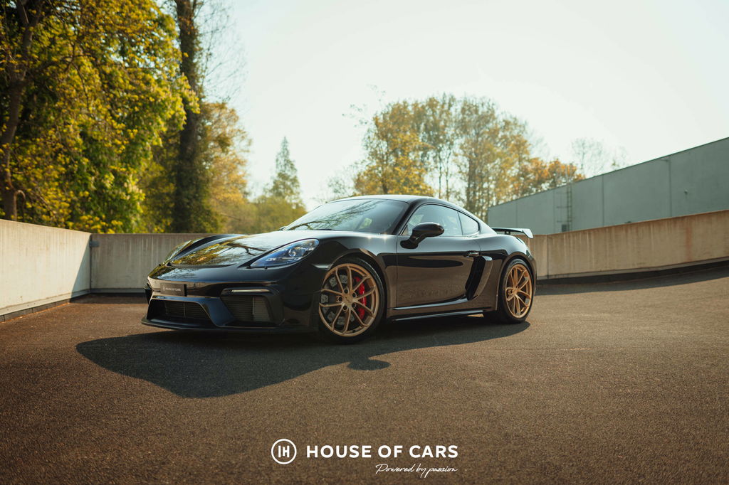 Porsche 718 Cayman GT4
