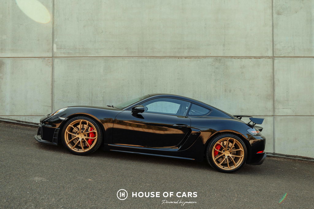 Porsche 718 Cayman GT4