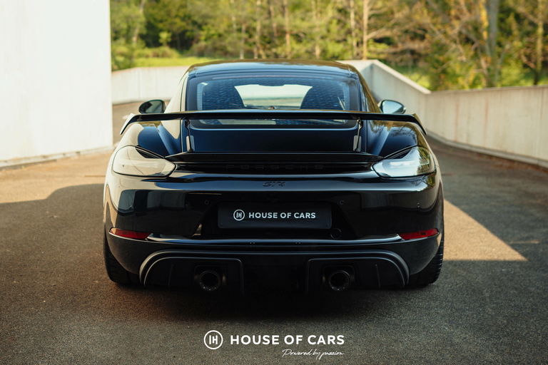 Porsche 718 Cayman GT4