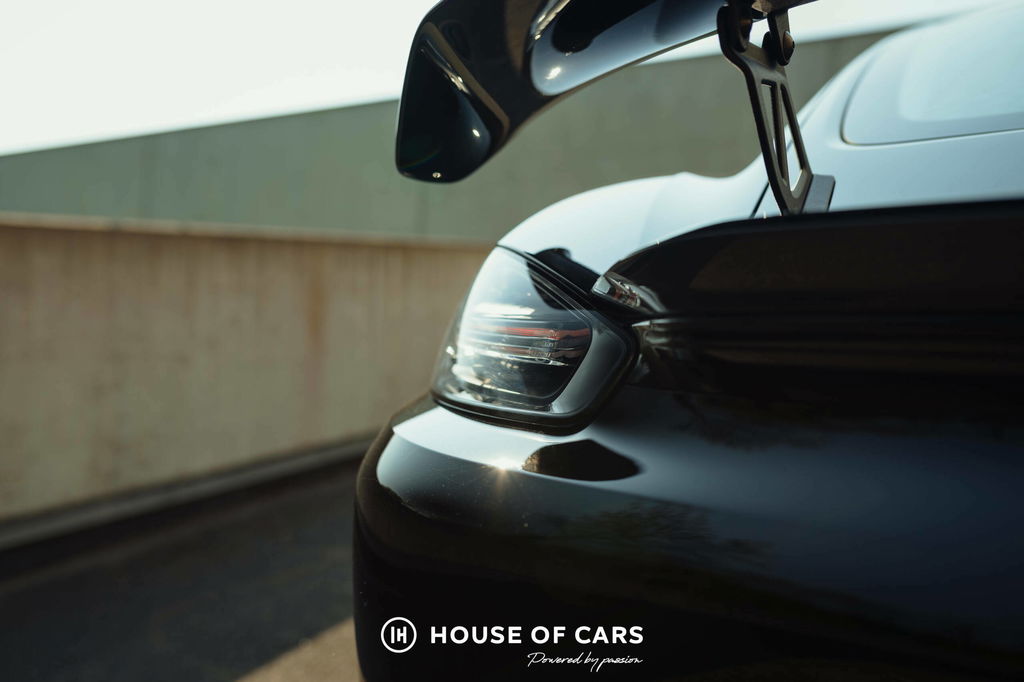 Porsche 718 Cayman GT4