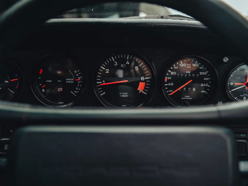 Porsche 911 Carrera 3.2 “25 Jahre 911”