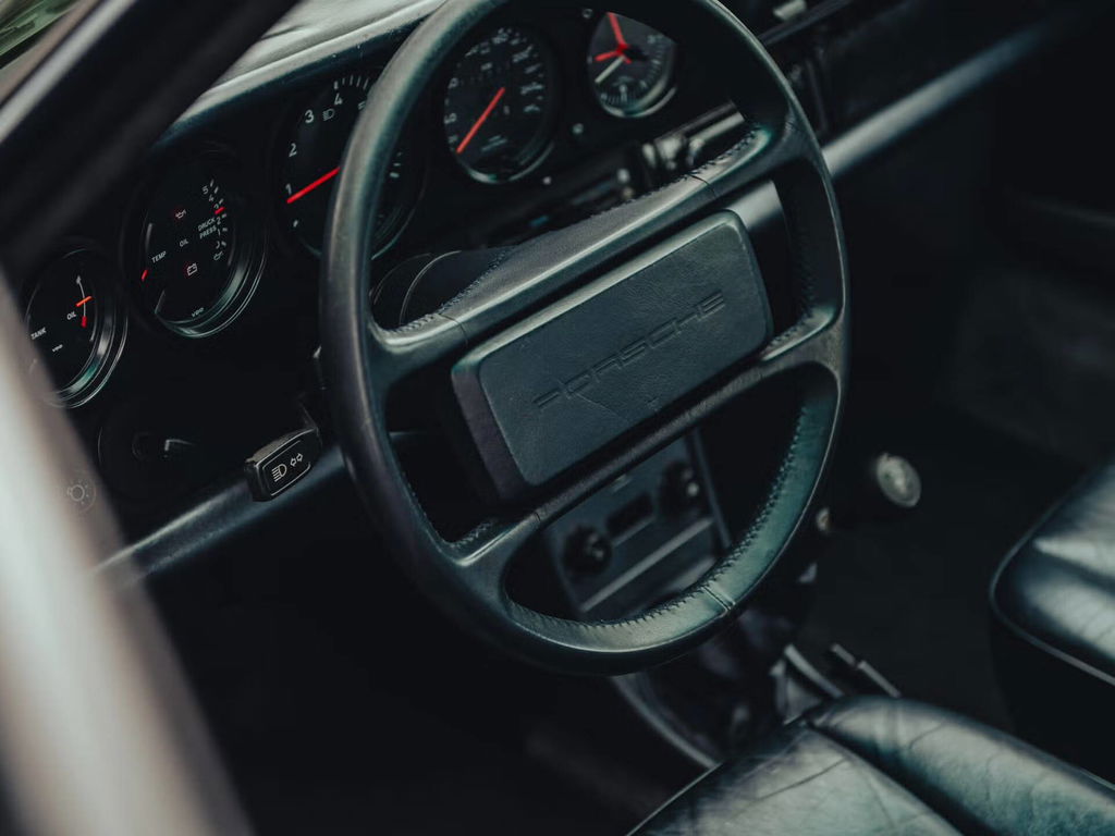 Porsche 911 Carrera 3.2 “25 Jahre 911”