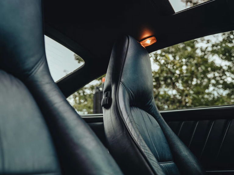 Porsche 911 Carrera 3.2 “25 Jahre 911”