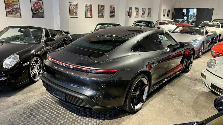 Porsche Taycan 4S