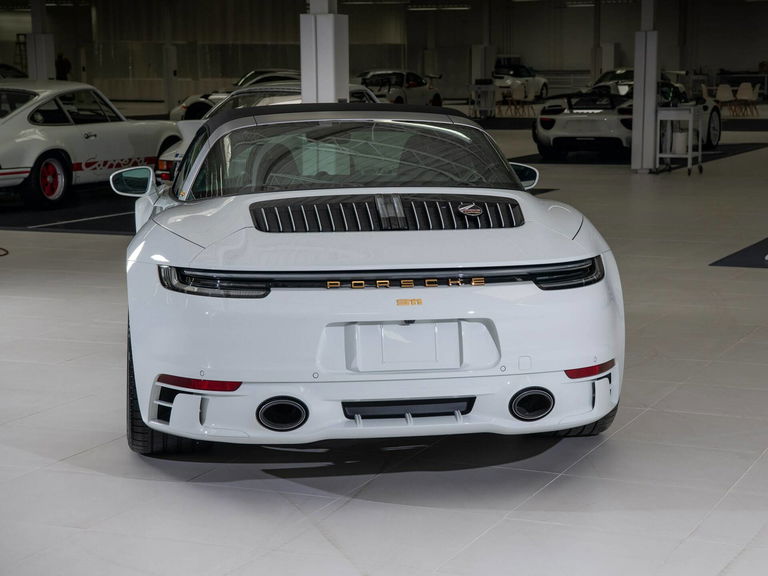 Porsche 992 Heritage Design Edition