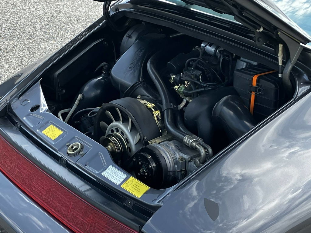 Porsche 964 Carrera 4
