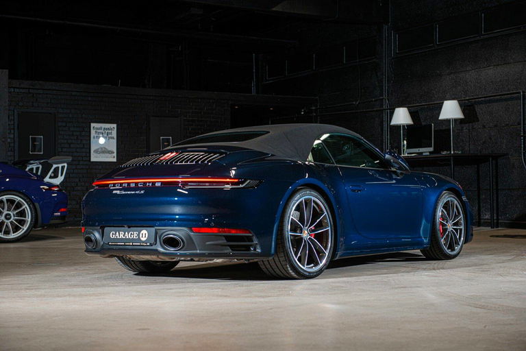 Porsche 992 Carrera 4S