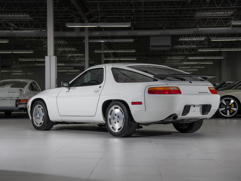 Porsche 928 S4