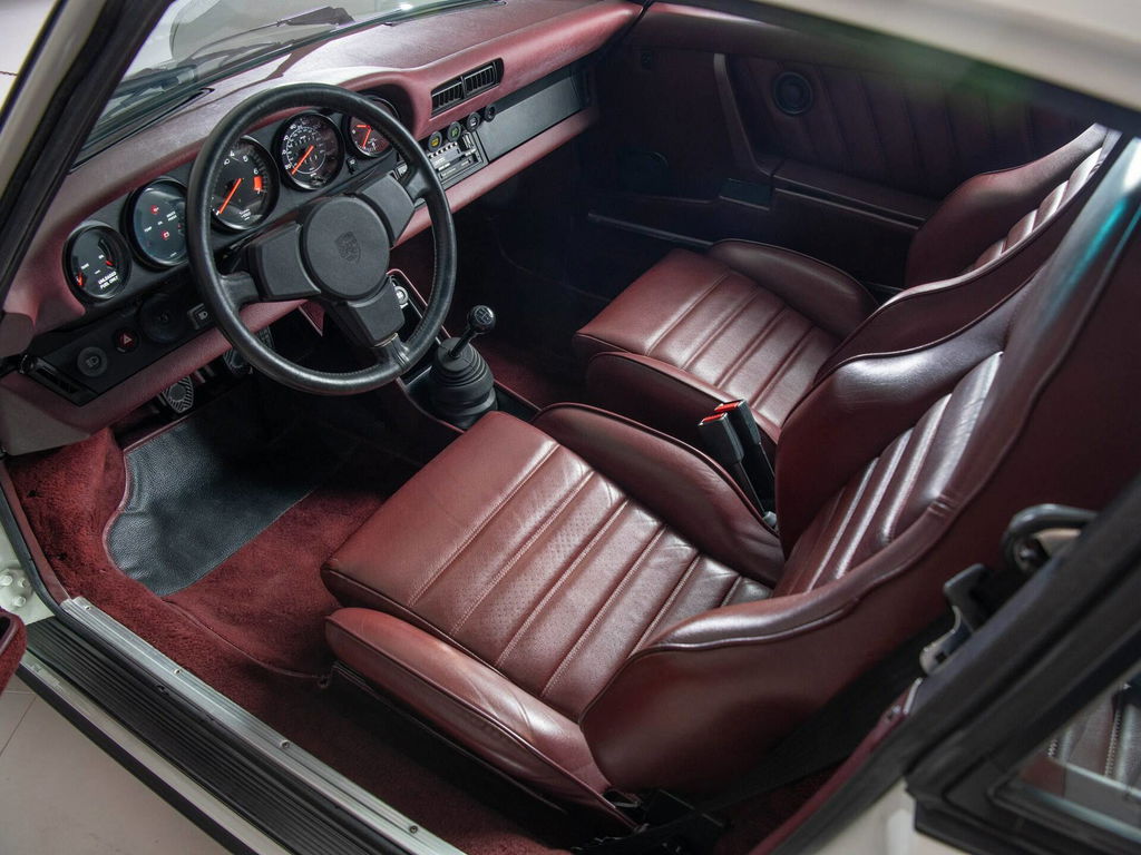 Porsche 911 Carrera 3.2 (US)