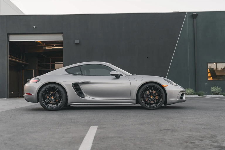 Porsche 718 Cayman