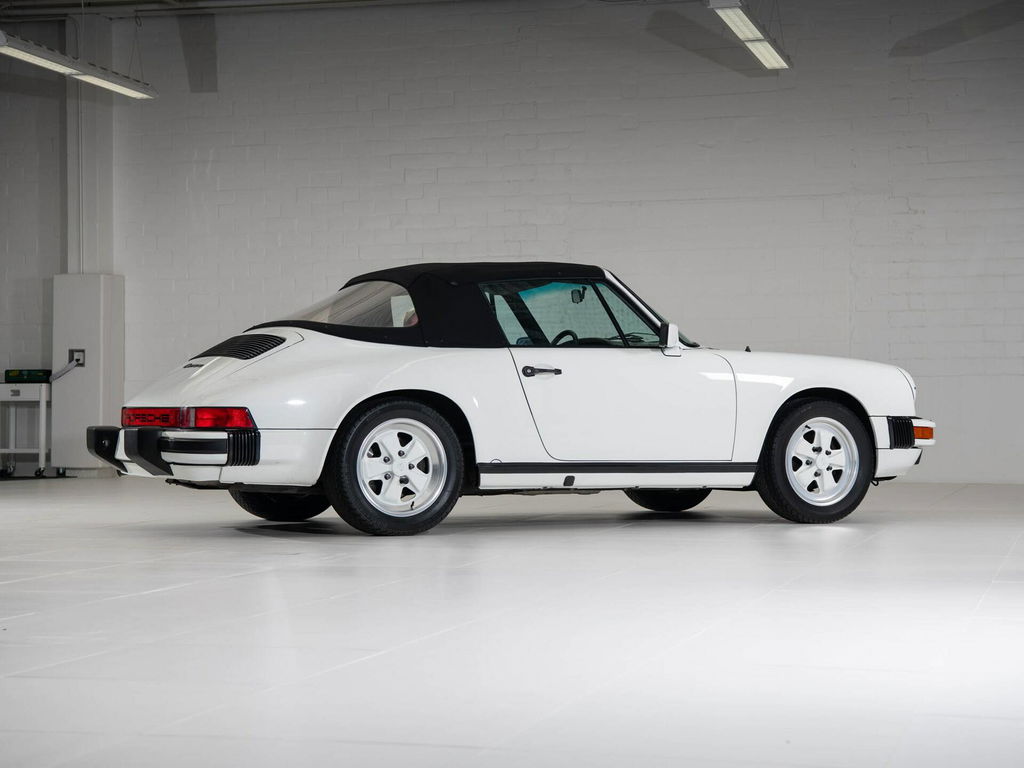 Porsche 911 Carrera 3.2 (US)