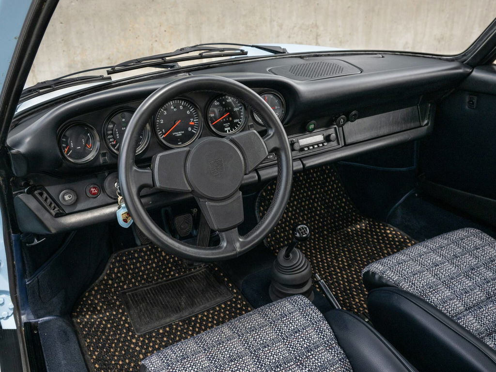 Porsche 911 Carrera (US)