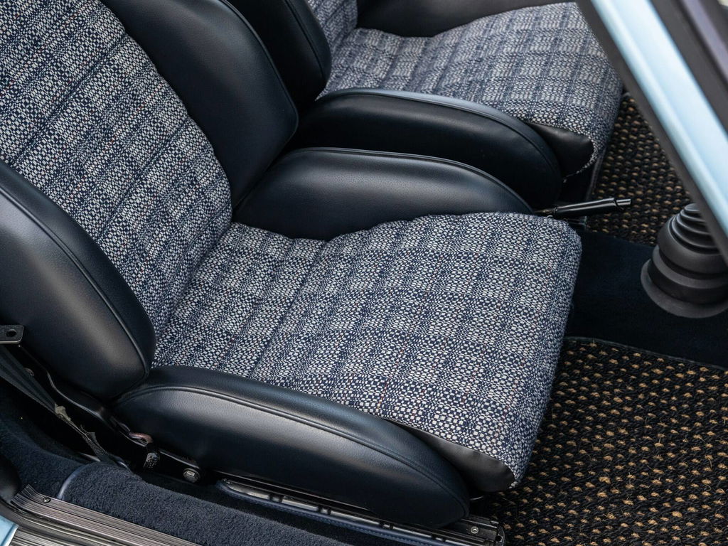 Porsche 911 Carrera (US)