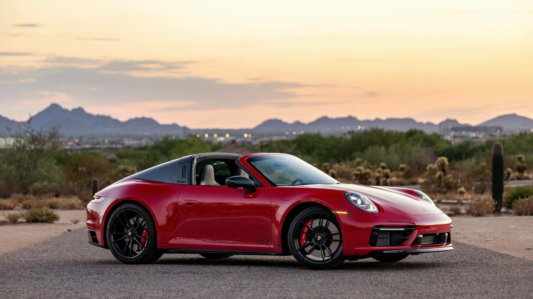 チリライス　4/4 Porsche 992 Targa 4 GTS 2023 - elferspot.com - Marketplace for