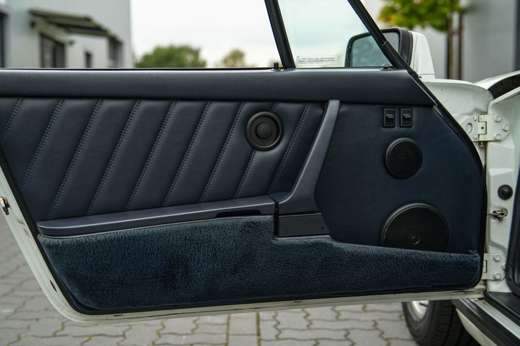 Porsche 911 Carrera 3.2 (US)