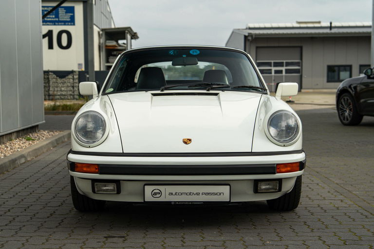 Porsche 911 Carrera 3.2 (US)