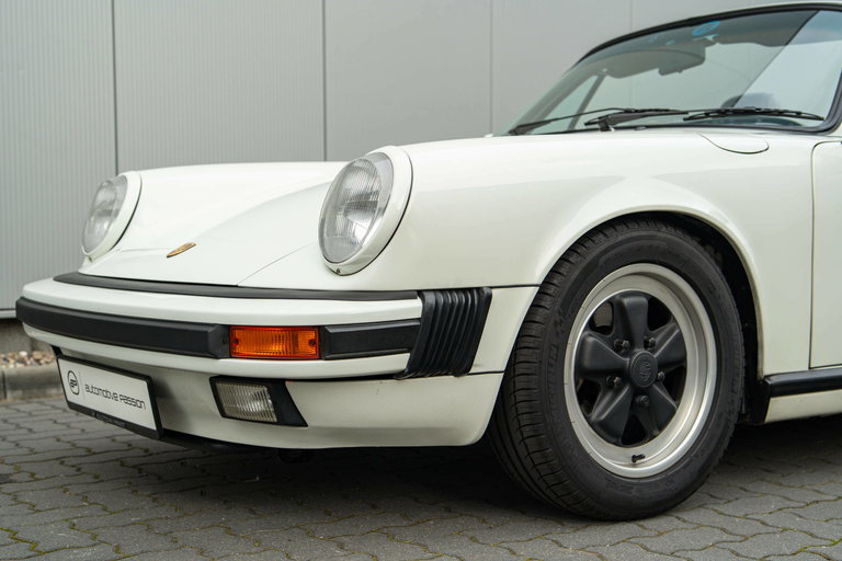 Porsche 911 Carrera 3.2 (US)