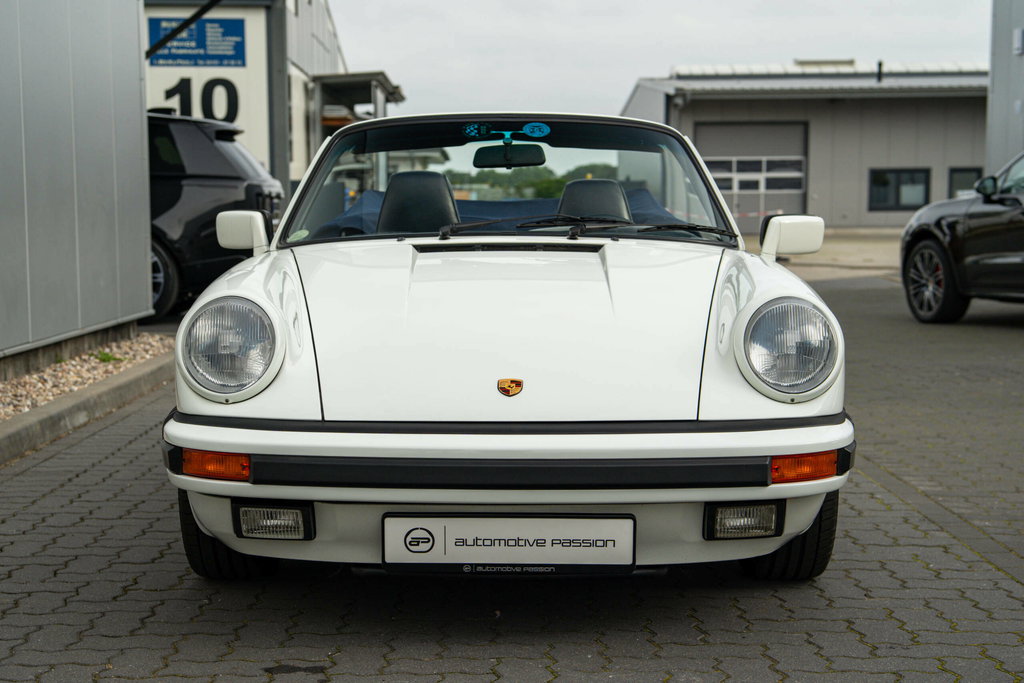 Porsche 911 Carrera 3.2 (US)