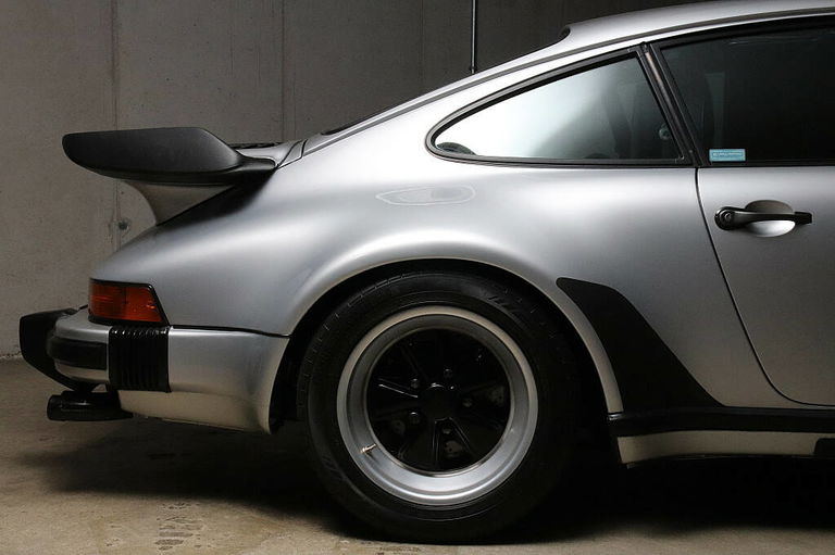 Porsche 911 Turbo 3.3