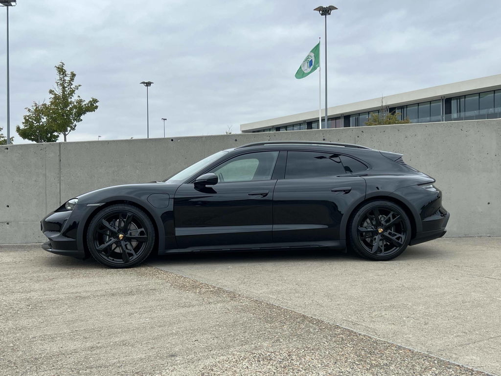 Porsche Taycan 4 Cross Turismo