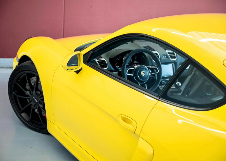 Porsche 981 Cayman GT4