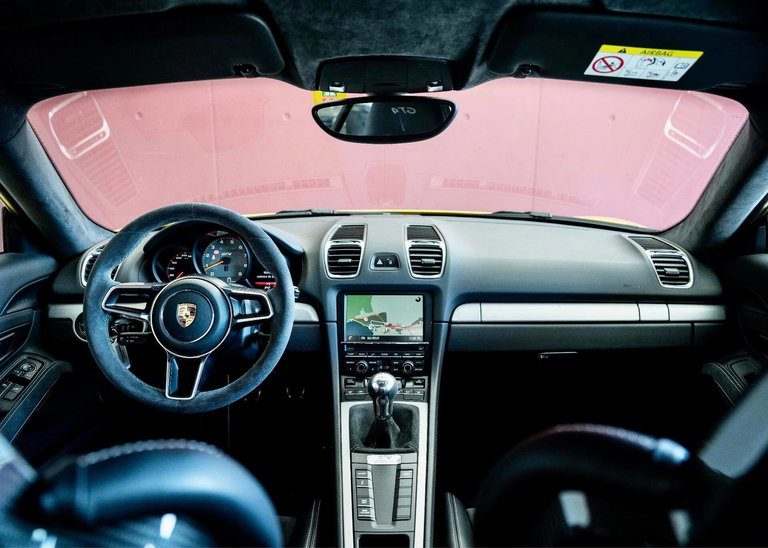 Porsche 981 Cayman GT4