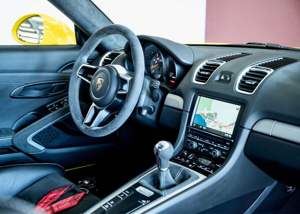 Porsche 981 Cayman GT4