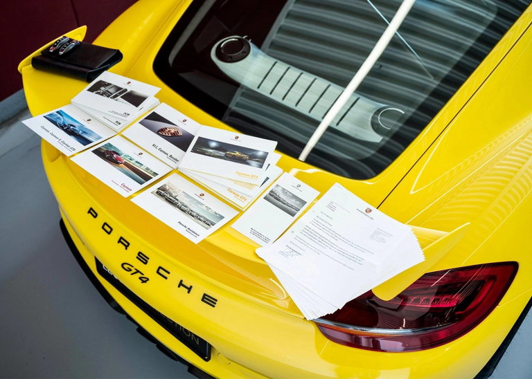 Porsche 981 Cayman GT4