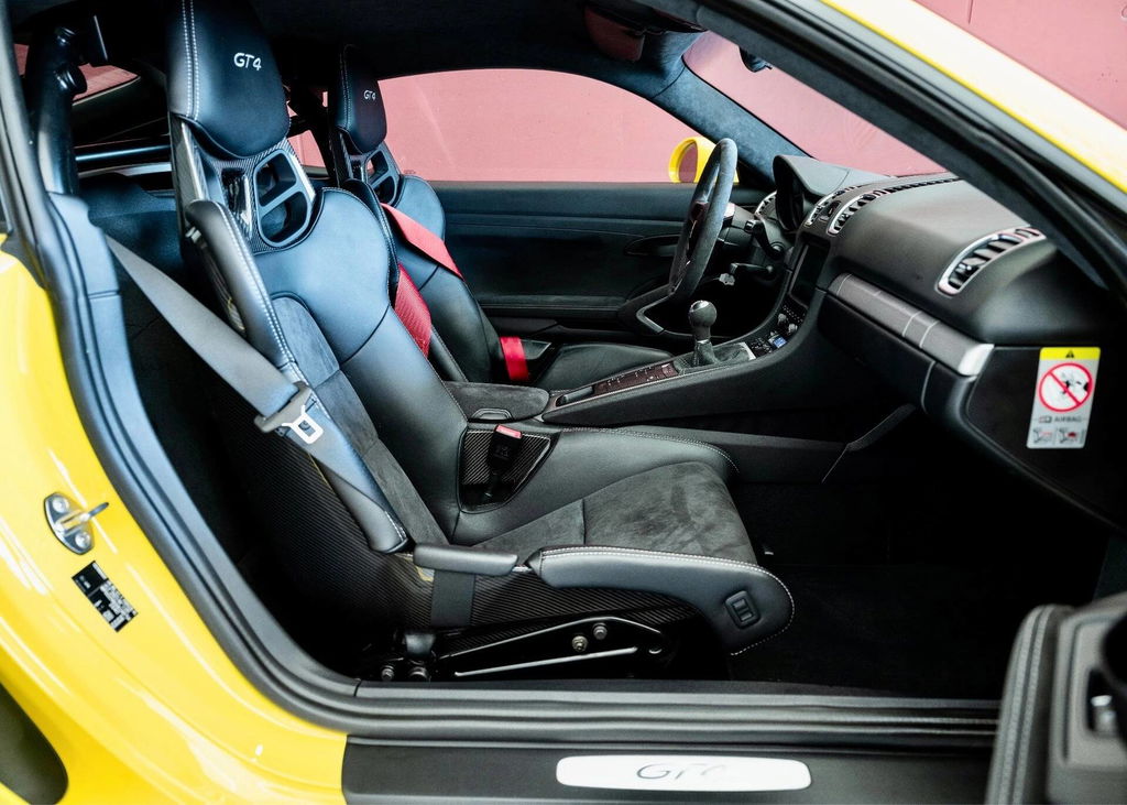 Porsche 981 Cayman GT4