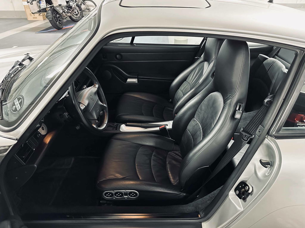 Porsche 993 Carrera 4S