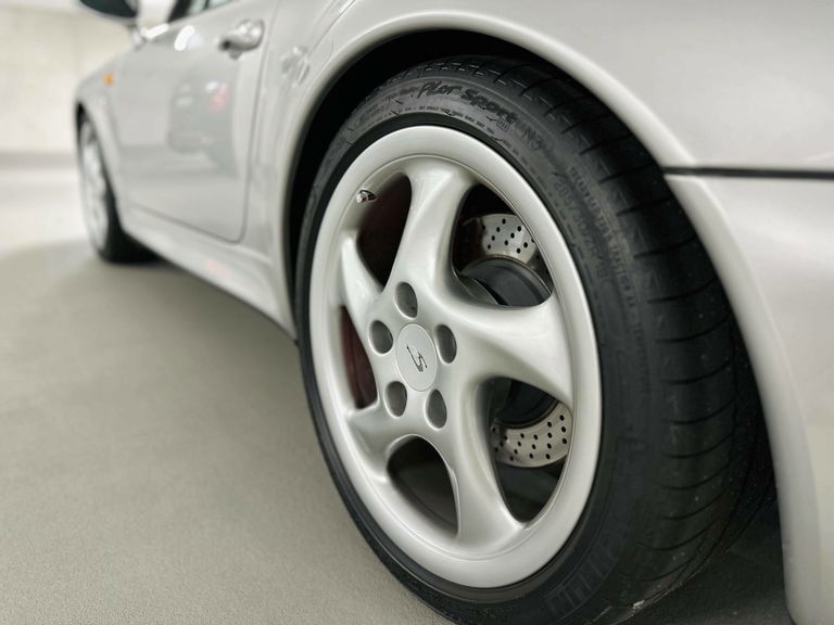 Porsche 993 Carrera 4S