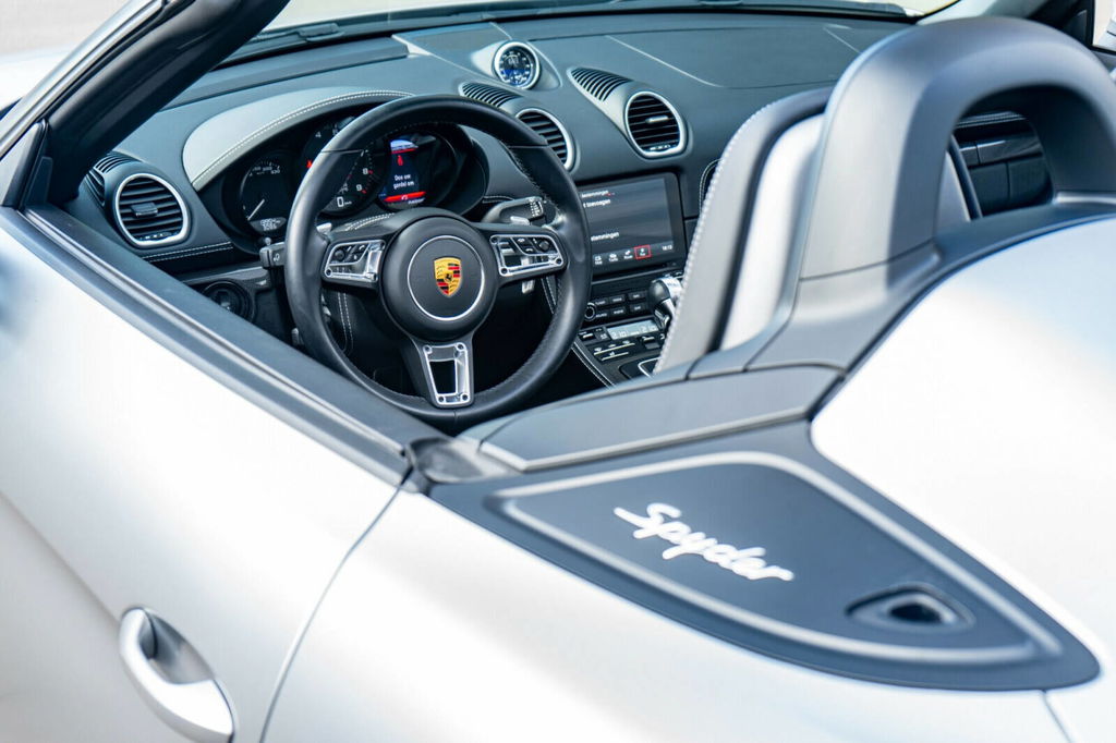 Porsche 718 Spyder