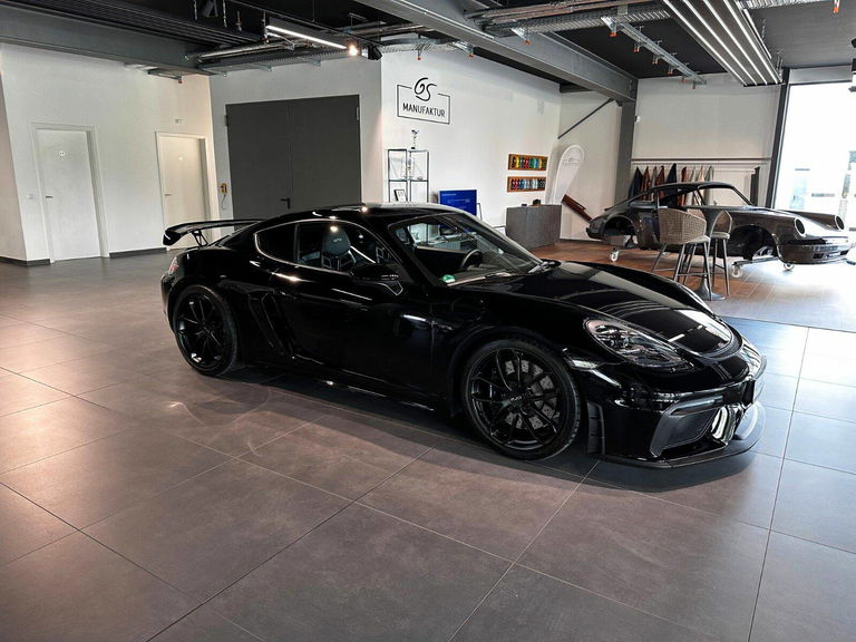 Porsche 718 Cayman GT4
