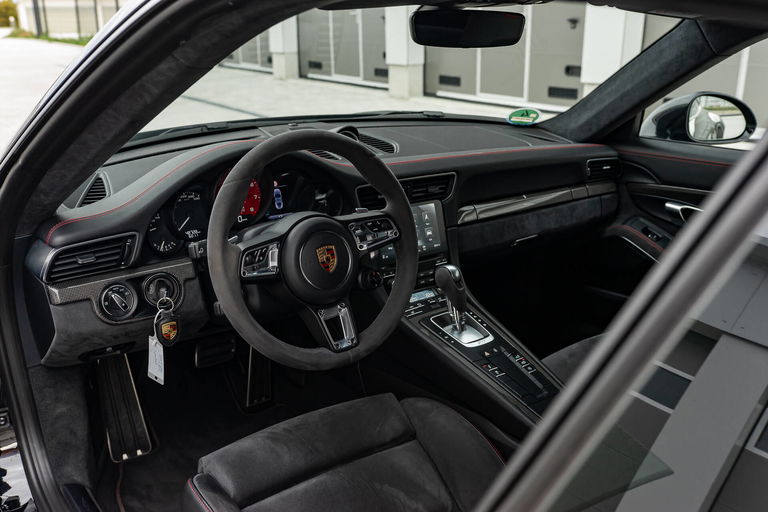 Porsche 991.2 Carrera GTS