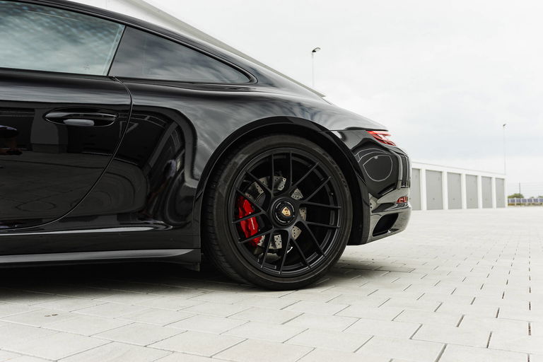 Porsche 991.2 Carrera GTS