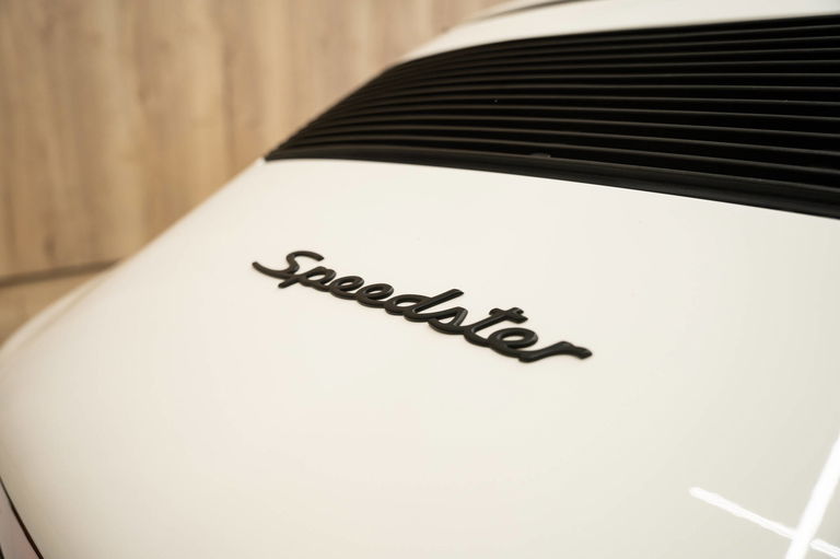 Porsche 911 Carrera 3.2 Speedster (US)