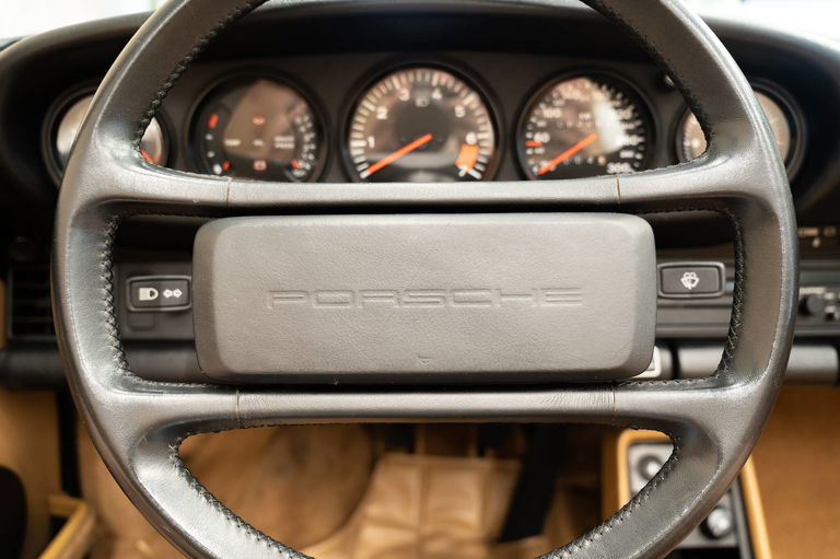 Porsche 911 Carrera 3.2 Speedster (US)