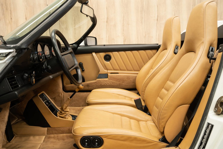 Porsche 911 Carrera 3.2 Speedster (US)